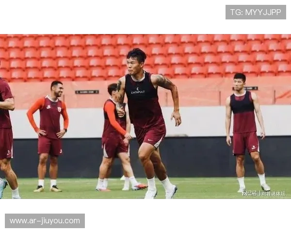 海港后卫李昂合同期满离队,年轻化战略加速推进 海港后卫李昂合同期满离队,年轻化战略加速推进