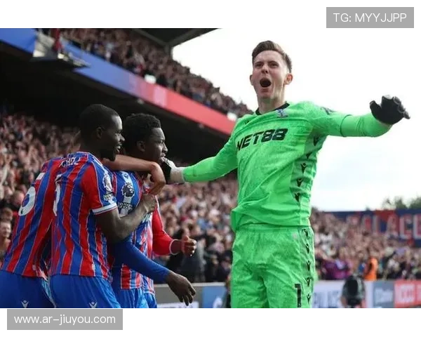 迪恩·亨德森关键扑救 水晶宫门神屡救险球